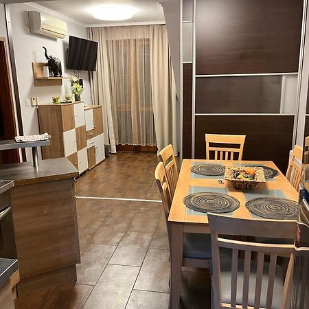 Brookforest Family Apartman ไฮจ์ดุสโซบอสโล ภายนอก รูปภาพ