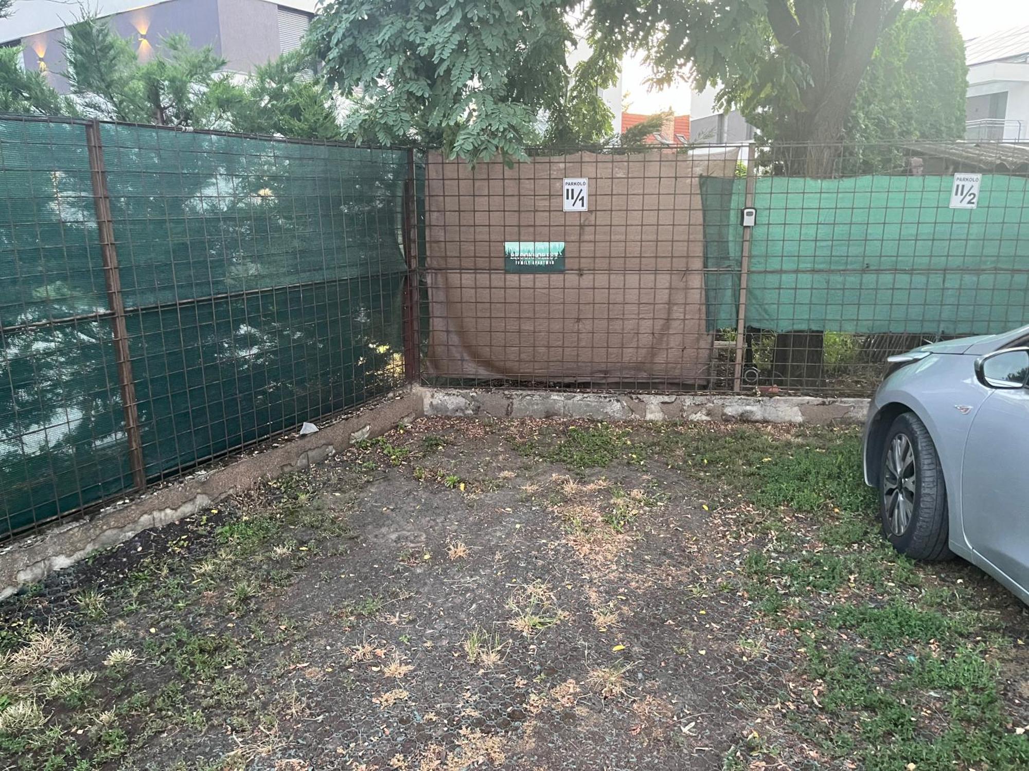 Brookforest Family Apartman ไฮจ์ดุสโซบอสโล ภายนอก รูปภาพ