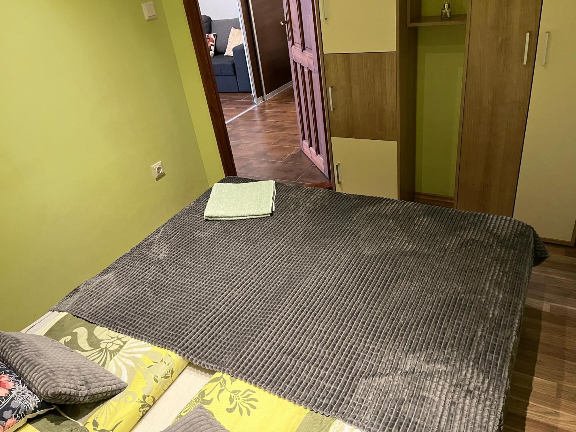 Brookforest Family Apartman ไฮจ์ดุสโซบอสโล ภายนอก รูปภาพ