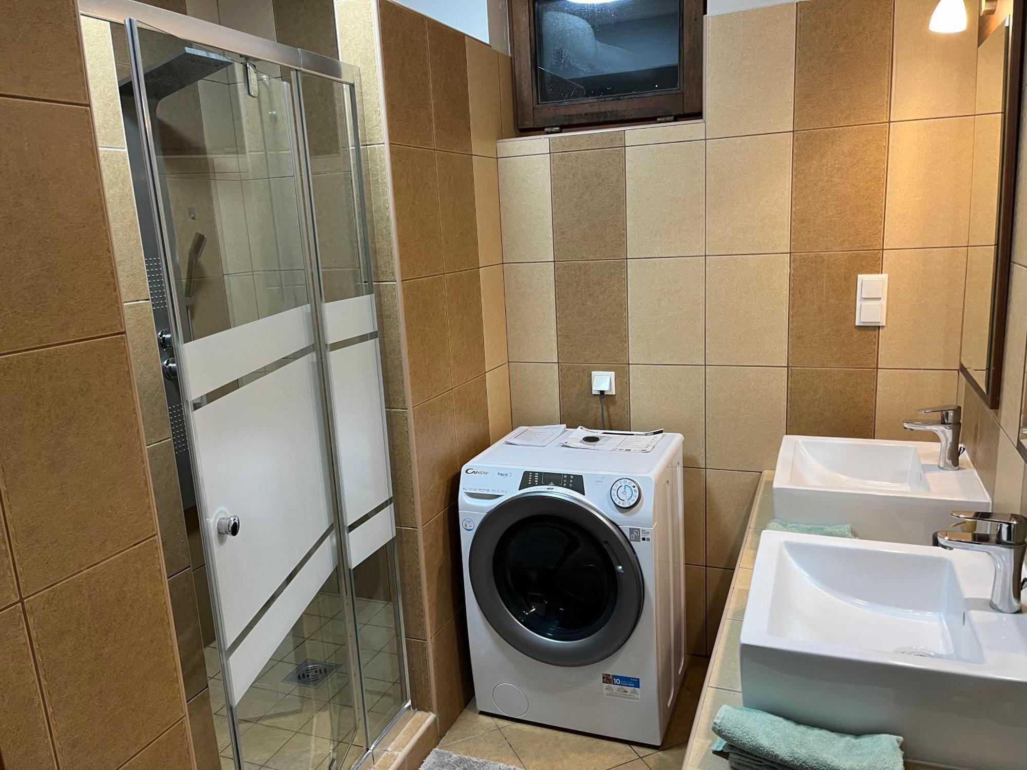 Brookforest Family Apartman ไฮจ์ดุสโซบอสโล ภายนอก รูปภาพ